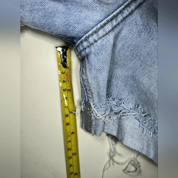 H&M Women's Ultra High Waisted Mom Plus Distressed Jean Shorts, 16 - Picture 7 of 10